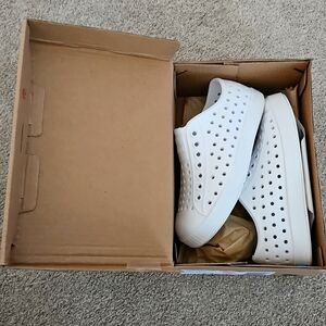 Native Shoes Jefferson, Size 9, Shell White